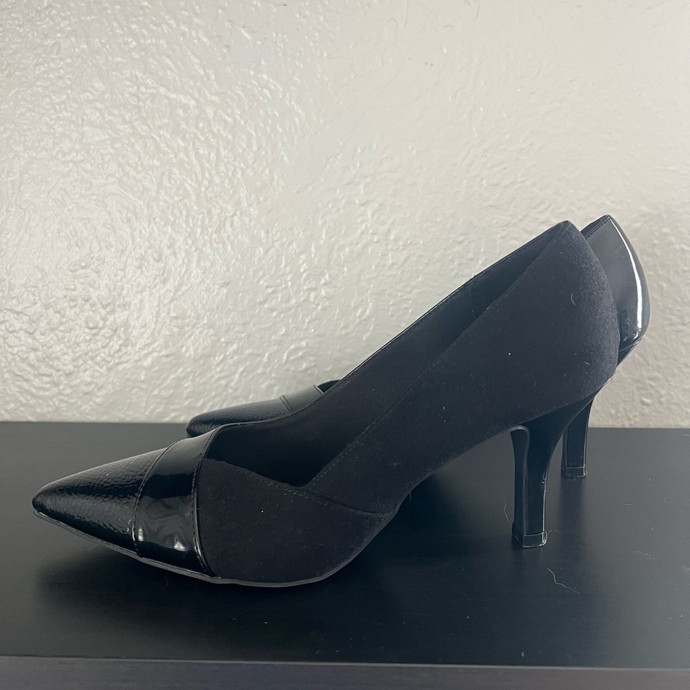FIONI Black Embossed Patent Leather Suede Heels - Picture 3 of 7
